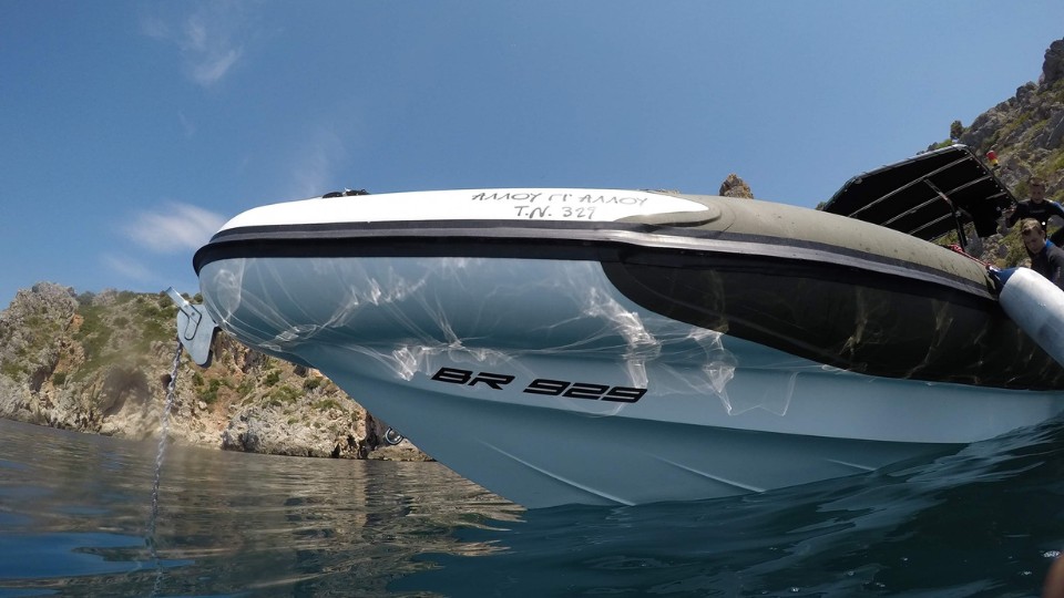 dive-boat